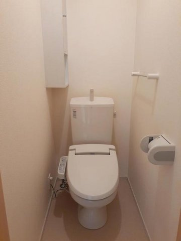 マーヴェラスＡのトイレ|落ち着いた色調のトイレです