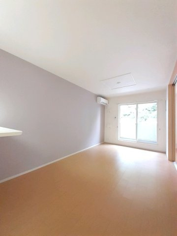 エルハーベン加茂宮Ｃの居間・リビング|ゆったり過ごせるリビングです