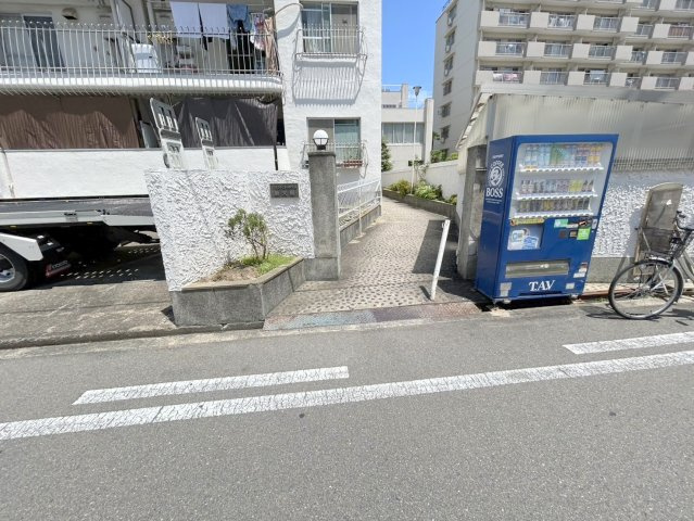 グランドコーポラス新大阪のエントランス