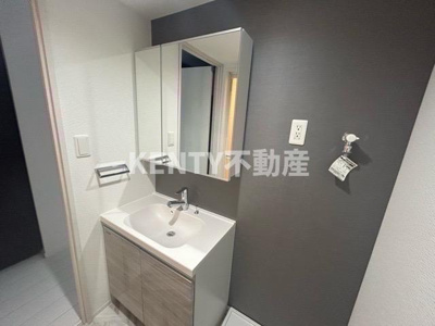 【洗面所】 | LiveFlat戸越 | 広い洗面スペース