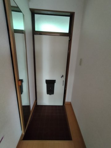 山本住宅の玄関