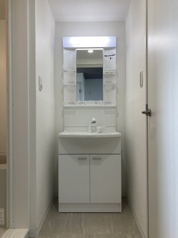 第16上野ビルの洗面所|コンパクトで使いやすい洗面所です。