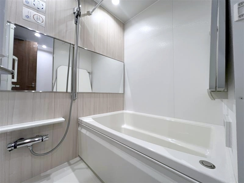 コモンヒルズ安針台山の手5番館の浴室