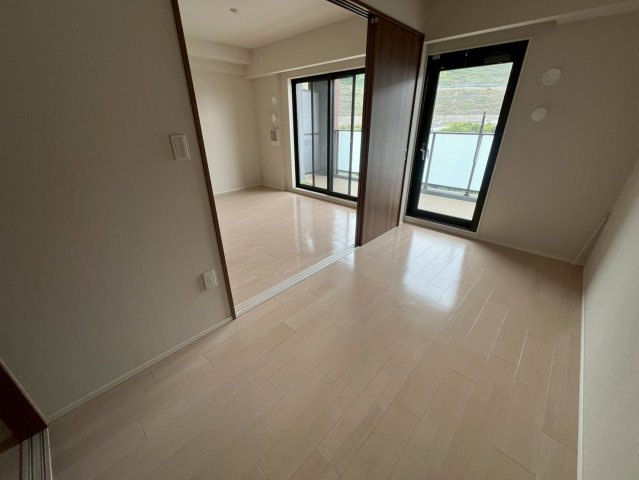 シャリエ和歌山大学前ヴェリテの洋室