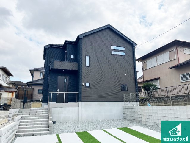 神戸市西区桜が丘西町　新築一戸建ての外観|安心の10年保証！外観を美しく保ち、雨水で汚れを落とします！気になることがありましたら、お気軽にお問い合わせください！