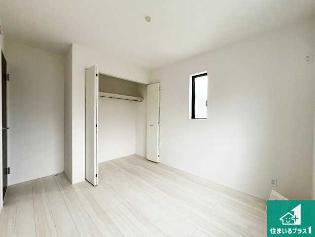神戸市西区桜が丘西町　新築一戸建ての洋室|収納スペースが充実しているので子供の成長に合わせてたくさん収納ができます！家族構成に合わせた様々な活用ができる収納！