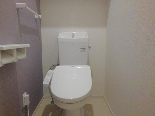 ブルージュⅡのトイレ|ゆったりとした空間のトイレです