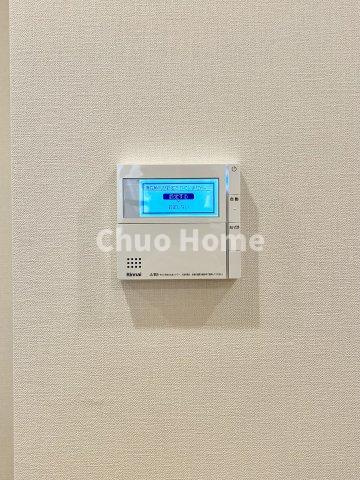 ステーションガーデンタワーの発電・温水設備|【給湯リモコン】外での一日を忘れさせてくれるオートバス機能でお好みの湯量・温度に調整された浴槽。