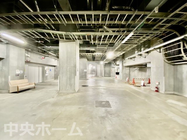 ステーションガーデンタワーの駐車場|【敷地内駐車場】最新の空き状況や費用などの詳細は担当スタッフまでお問い合わせください。