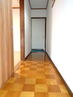 【玄関】 | 南元町貸家　2号室 | 2階廊下