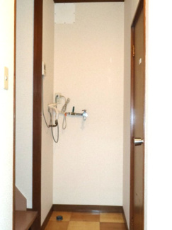 【設備】 | 南元町貸家　2号室 | 洗濯機置場