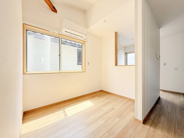 和泉１丁目戸建　二世帯住宅２階部分の居間・リビング