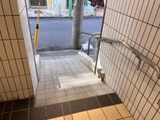 第82東京ビルのエントランス