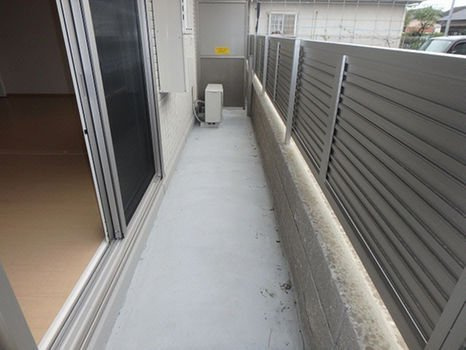 熊本市南区野田１丁目のアパートのバルコニー