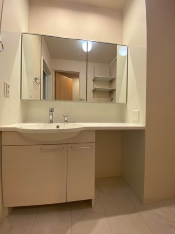 熊本市南区野田１丁目のアパートの独立洗面台