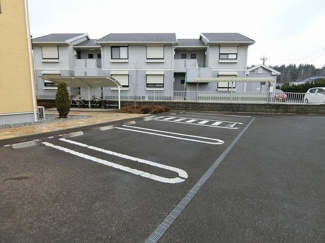 【駐車場】 | クリザンテーム　Ⅰ | 車をお持ちの方に嬉しい駐車場付きの物件です