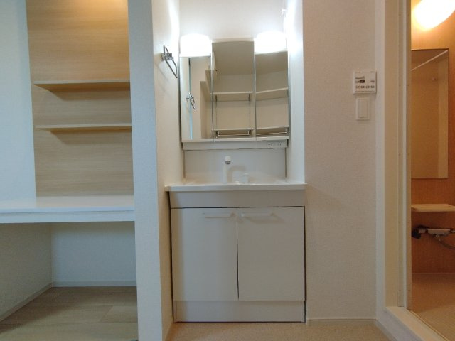 グランドゥール桜の独立洗面台