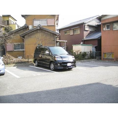 グランデージＳＵＭＩの駐車場