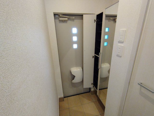 グランドゥール桜の玄関