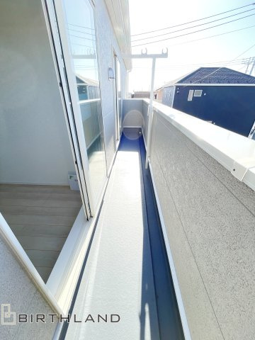 新築戸建・新築建売　桐生市相生町第17　相生小・相生中のバルコニー|2部屋から出入りが可能なワイドバルコニー！