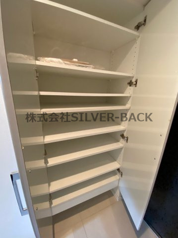 LUMINOUS桜川の内装