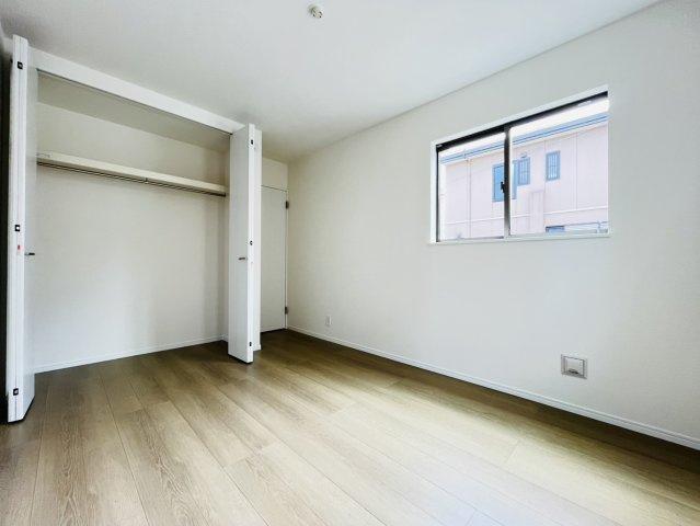 東海市富木島町伏見4-17-20『仲介手数料無料』新築戸建ての洋室