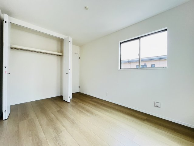 東海市富木島町伏見4-17-20『仲介手数料無料』新築戸建ての洋室