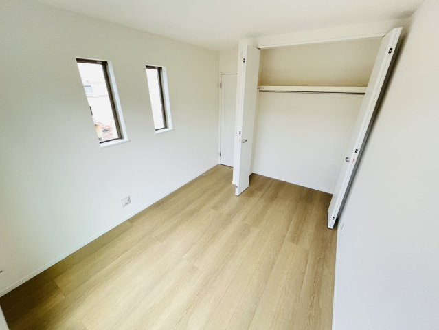 東海市富木島町伏見4-17-20『仲介手数料無料』新築戸建ての洋室