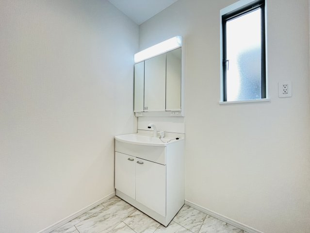 東海市富木島町伏見4-17-20『仲介手数料無料』新築戸建ての独立洗面台