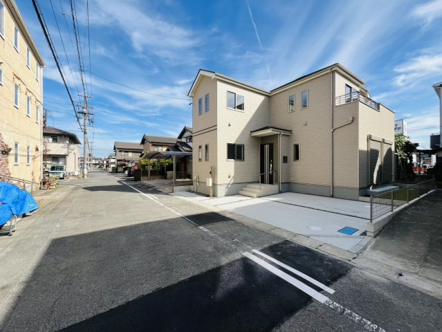 東海市富木島町伏見4-17-20『仲介手数料無料』新築戸建ての前面道路含む現地写真