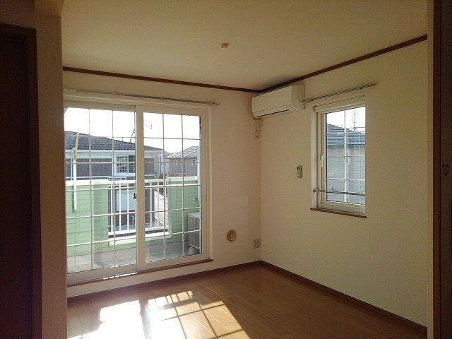 パ－クアドニス弐番館の居間・リビング