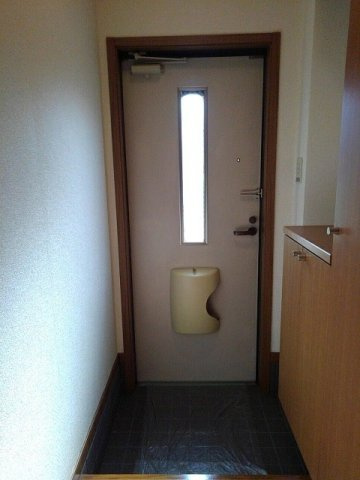 パ－クアドニス弐番館の玄関