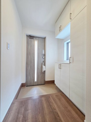 【玄関】 | 知多市寺本台第3　1号棟