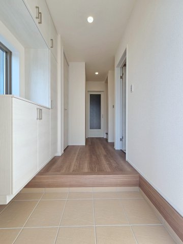 【玄関】 | 知多市寺本台第3　1号棟