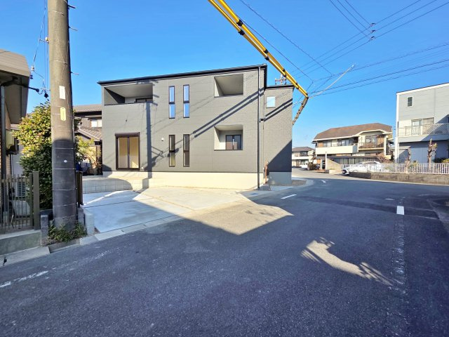 【前面道路含む現地写真】 | 知多市寺本台第3　1号棟