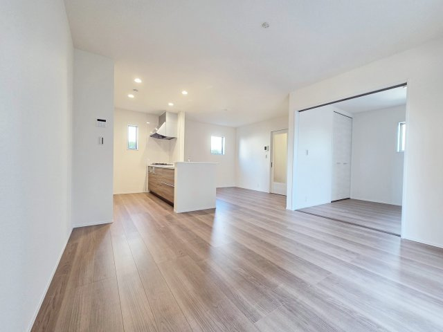 【前面道路含む現地写真】 | 知多市寺本台第3　1号棟