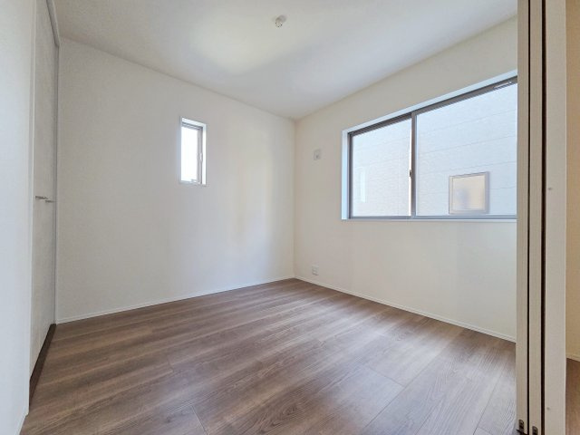 【洋室】 | 知多市寺本台第3　1号棟 | １階リビング横の洋室4.5帖