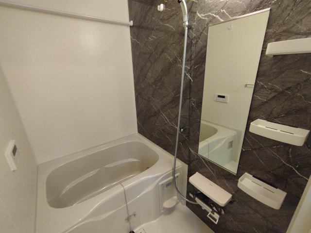 クレセントＳＡＫＵＲＡＩ　ＤＸの浴室