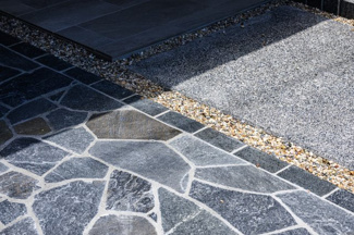 【エントランス】 | ゲストにも自慢できる高級感あるエントランス
2025年10月10日撮影