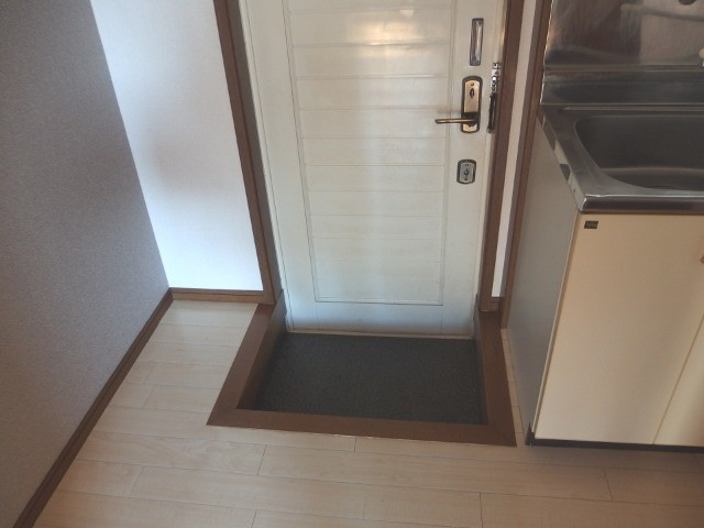 シャトレ城南Aの玄関|別室イメージ