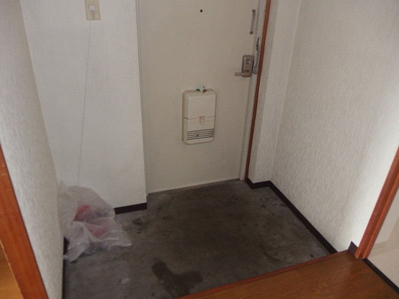 ニューシーズ宮地の玄関