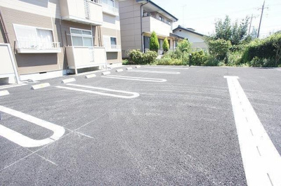 【駐車場】 | エルディム山﨑 | 車をお持ちの方に嬉しい駐車場付きの物件です