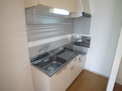 【キッチン】 | エルディム篠崎 | コンパクトなキッチンで掃除もラクラク