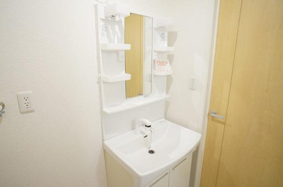 【洗面所】 | ルミノーザ | 明るい洗面所です