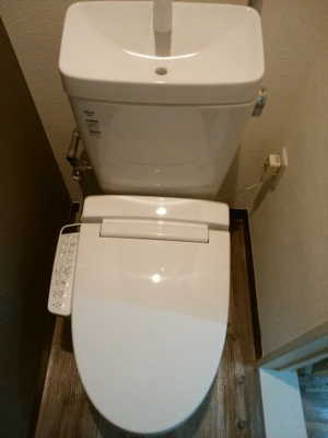 【トイレ】 | ひがしレジデンス | シンプルで使いやすいトイレです