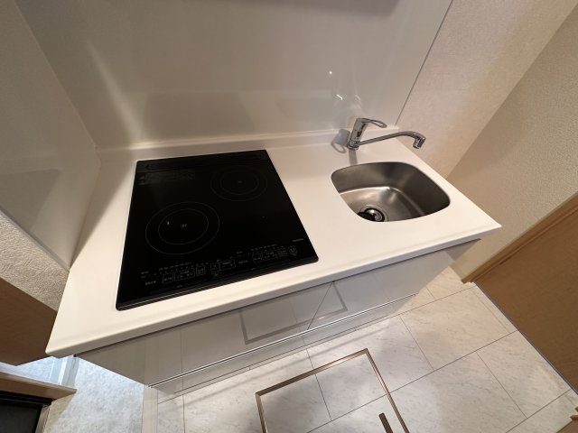 川崎市多摩区栗谷３丁目のアパートのキッチン