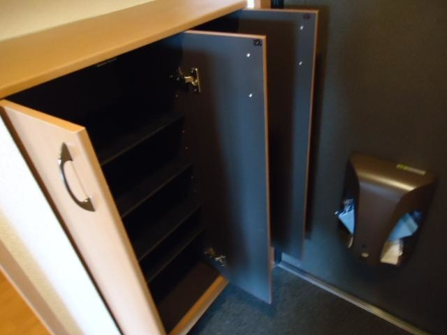 川崎市多摩区生田２丁目の賃貸マンションの玄関