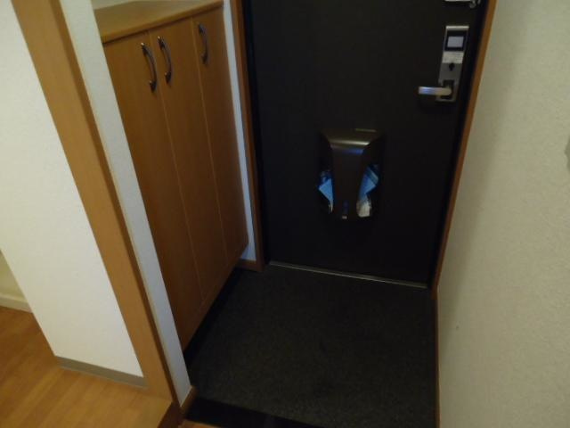 川崎市多摩区生田２丁目の賃貸マンションの玄関