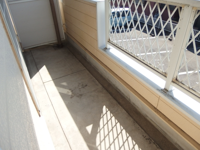 ファミール高畑のバルコニー