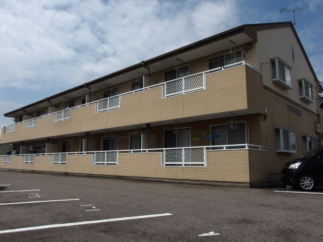 ファミール高畑の外観